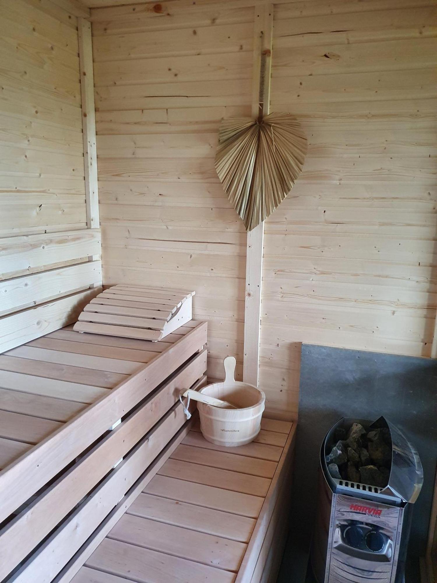 Idyllisches-Blockbohlenhaus-Mit-Eigenem-Garten-Und-Sauna-Zum-Wohlfuehlen Martensrade Eksteriør bilde