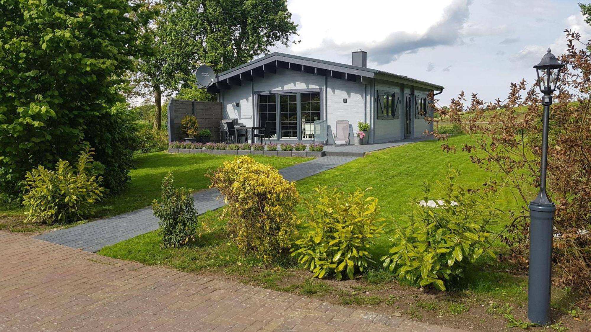 Idyllisches-Blockbohlenhaus-Mit-Eigenem-Garten-Und-Sauna-Zum-Wohlfuehlen Martensrade Eksteriør bilde